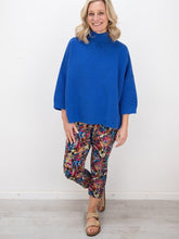 Load image into Gallery viewer, Foil Signature Fuss Free Printed Capri 7/8 Stretch Trapeze Trousers - Amazon - Boutique on the Green