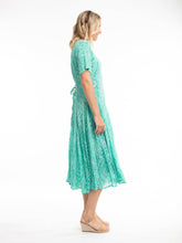 Load image into Gallery viewer, Orientique Olympus Blue Print Crinkle Short Sleeve Godet Midi Dress - Boutique on the Green