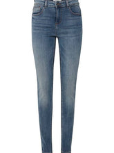 Load image into Gallery viewer, BYoung Lola Stretch Jeans - Boutique on the Green
