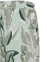 Load image into Gallery viewer, BYoung Joella Loose Fit Woven Printed Crop Trouser - Boutique on the Green