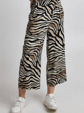 Load image into Gallery viewer, BYoung Joella Loose Fit Woven Printed Crop Trouser - Boutique on the Green