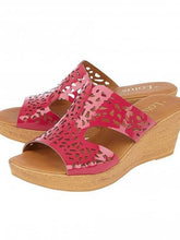 Load image into Gallery viewer, Lotus Bessia patent fuchsia cut out wedge mule - Boutique on the Green