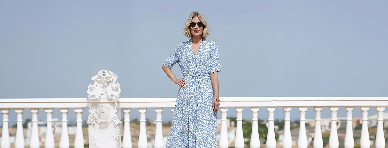 Choosing the Best Dress as a Winter Wedding Guest Choosing the Best Dress as a Winter Wedding Guest