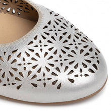 Load image into Gallery viewer, Ara leather laser cut out full toe wedge shoe
