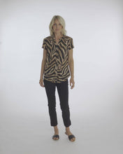 Load image into Gallery viewer, Pomodoro Animal Print Cotton Short Sleeve Button Blouse
