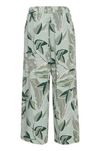 Load image into Gallery viewer, BYoung Joella Loose Fit Woven Printed Crop Trouser
