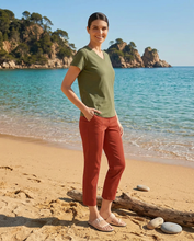 Load image into Gallery viewer, Foil Signature 7/8 plain coloured pull-on trousers in Grenadine Red, casual slim-fit pants with an elastic waistband.
