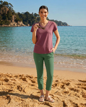 Load image into Gallery viewer, Foil's Signature 7/8 plain coloured pull-on trousers in Havana dark green, featuring a comfortable fit and casual style.
