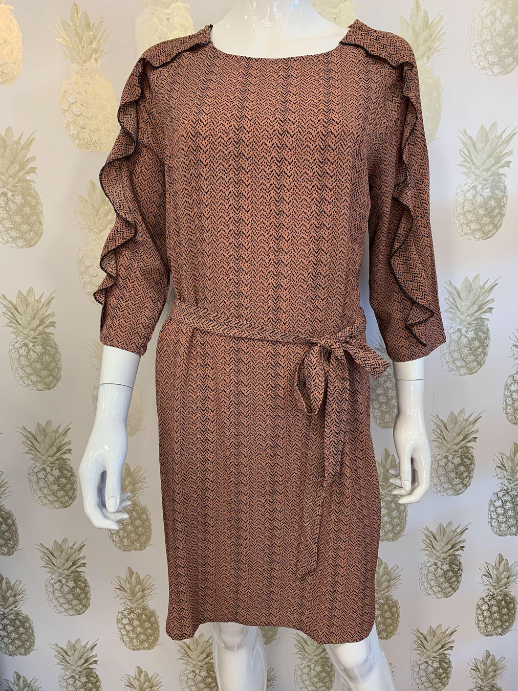 Zigzag dot print woven tunic sits above the knee with 3/4 sleeve frill detail & waist tie - Boutique on the Green 