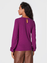 Load image into Gallery viewer, BYoung Uswa Long Sleeve Textured T-Shirt - Boutique on the Green 
