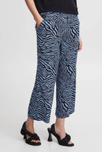 Load image into Gallery viewer, BYoung Joella Printed Elasticated Wide Leg Crop Woven Trouser
