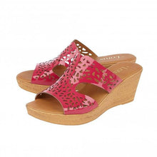 Load image into Gallery viewer, Lotus Bessia patent fuchsia cut out wedge mule - Boutique on the Green 
