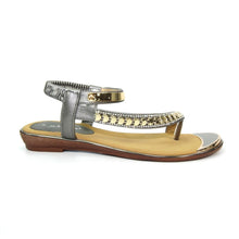 Load image into Gallery viewer, Lunar Shoes Asia Toe Loop Gemstone Sandal
