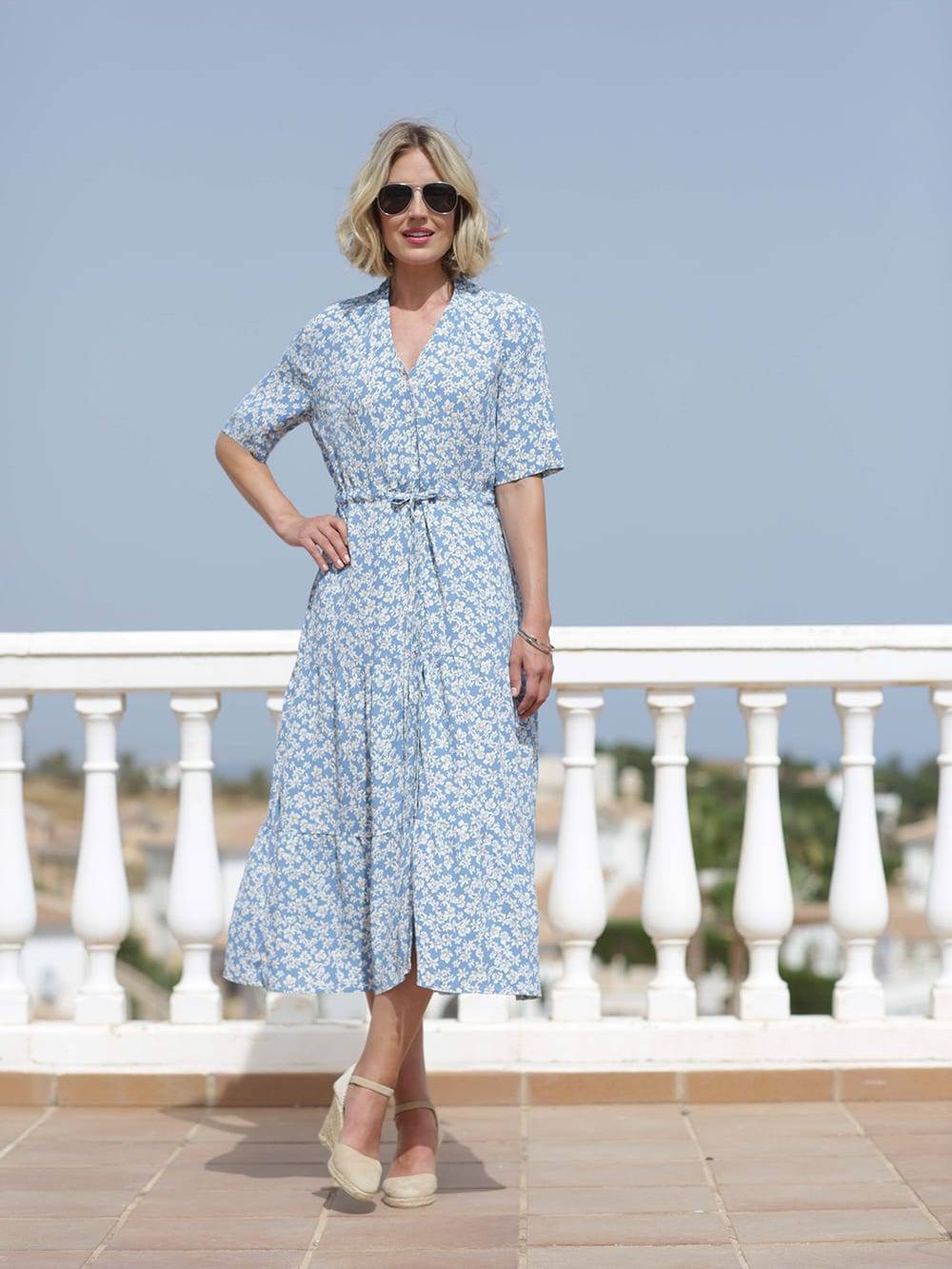 Pomodoro Buttercup Blue Ditsy Button Through Drawstring Waisted Midi D Pomodoro Buttercup Blue Ditsy Button Through Drawstring Waisted Midi D