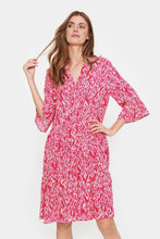 Load image into Gallery viewer, Saint Tropez Eda Elbow Fluted Sleeve Tiered Printed Dress
