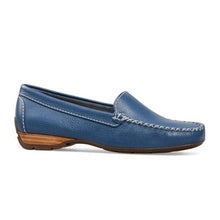 Load image into Gallery viewer, Van Dal leather grain moccasin slip on loafer
