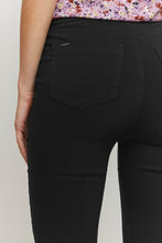 Load image into Gallery viewer, BYoung Dixi Stretch Capri Trouser - Boutique on the Green

