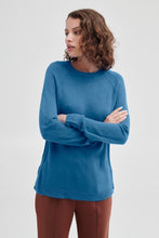 Load image into Gallery viewer, BYoung Malea Soft Fine Knit Jumper With Side Splits - Boutique on the Green
