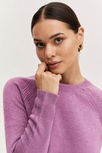 Load image into Gallery viewer, BYoung Malea Soft Fine Knit Jumper With Side Splits - Boutique on the Green
